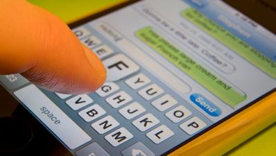 Man ripped off by online seller gets his own back by sending him 30,000 Shakespeare text messages