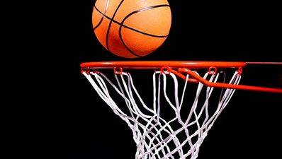 Video: The swimming pool Alley-Oop dunk you simply have to see