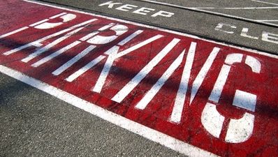 Video: Bad driver shows off terrible parking skills