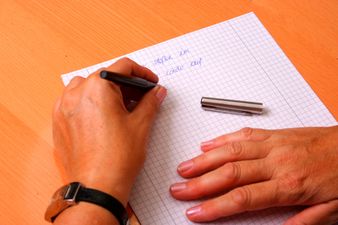 Science tells us that left-handed people are smarter than the rest of us