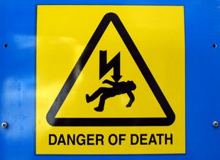 Video: Classic electric shock prank works a treat on unsuspecting wife…