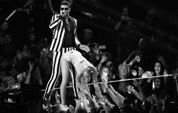Video: The Miley Cyrus VMA performance is a lot funnier with UFC commentary