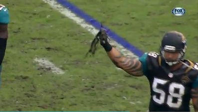 GIF: An NFL player pulls opponent’s dreadlocks off during a tackle