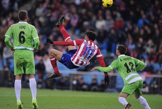 Video: Diego Costa scored with a spring-loaded bicycle kick last night