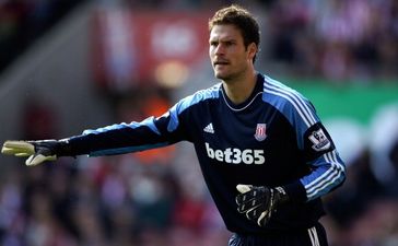 Video: Asmir Begovic scores against Southampton from his own box