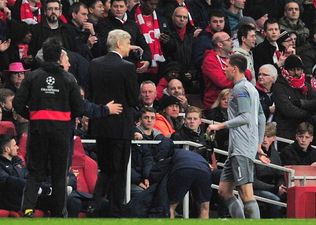 Video: In case you missed Wojciech Szczesny’s naughty gesture last night