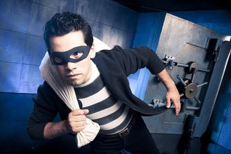 Idiot alert! Rubbish robber expertly demonstrates how NOT to rob a bank