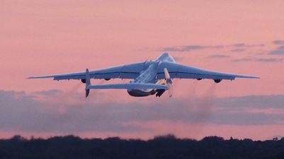 Video: Airplane sways scarily from side to side trying to land due to fierce winds