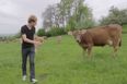 Video: Man dancing around the world backwards is both brilliant and confusing
