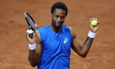 Video: Gael Monfils pulls off this incredible through the legs trick shot at the Davis Cup