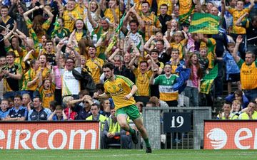 Pic: Skydiving fan delivers the best ‘Donegal for Sam’ message you’ll see this weekend