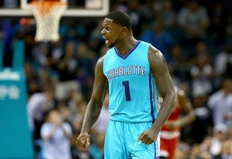 Vine: Lance Stephenson of the Charlotte Hornets unintentionally pulled off the best videobomb we’ve ever seen