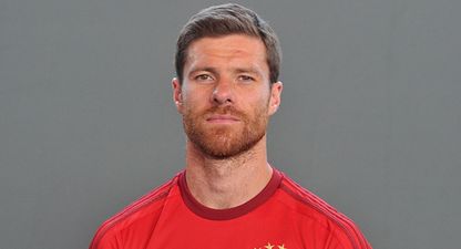 Vine: WTF!? Xabi Alonso’s head disappears in this very strange real-life FIFA glitch