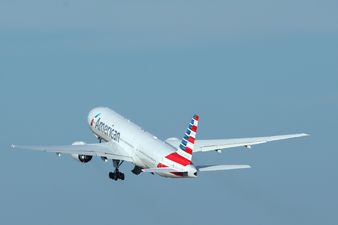 AUDIO: This American Airlines flight had to emergency land after its pilot suddenly died