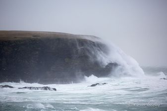 PIC: This Galway man took incredible photos of Storm Imogen’s impact on Achill Island