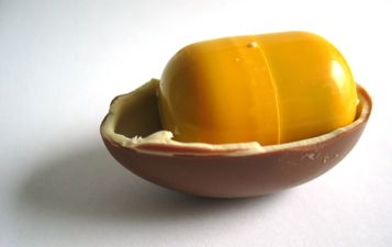 Ever wondered why the plastic shell inside a Kinder Surprise is yellow?