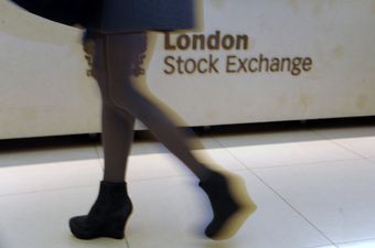 Price of pound plummets as Britain votes to exit the European Union, euro also falls