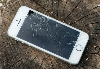 VIDEO: This is why you should never let your sister play with your phone