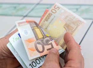 Here’s how much money Irish people lose lending to friends and family in one year