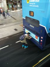 WATCH: Man on rollerblades hitches a ride down O’Connell Street on back of a Dublin Bus