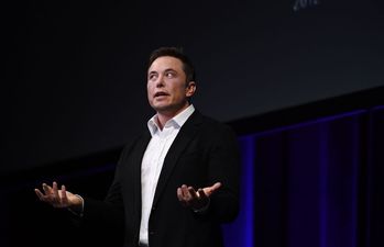 Elon Musk’s SpaceX to launch billboard with “selfie stick” into orbit