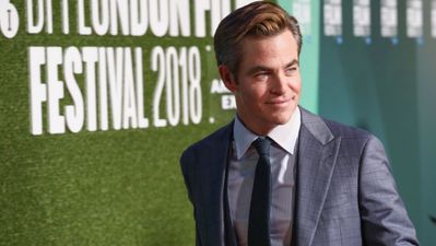 Chris Pine slams reaction to his nude scene as “double standards”