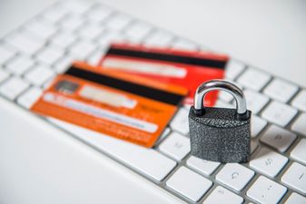 Gardaí issue warning about online shopping scams