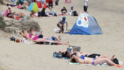 Hay fever and sunburn warnings issued as temperatures to hit up to 27 degrees