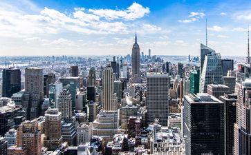 A mega-rich family will pay you and a friend €80k to mind their homes in Switzerland and New York
