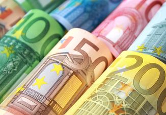 Average weekly earnings rise to record levels in Ireland