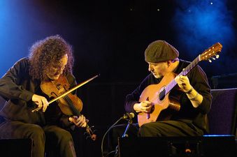Acclaimed traditional Irish guitarist Dennis Cahill has died, aged 68