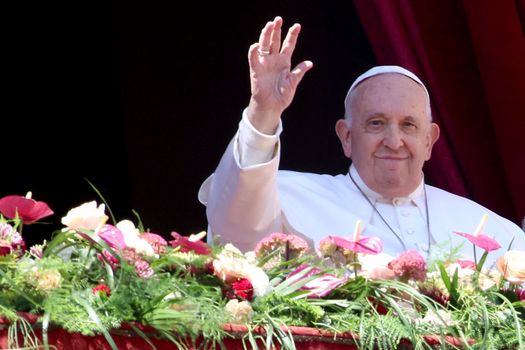 Pope Francis health update as pontiff remains in hospital