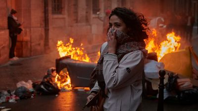 Pandemonium in Paris as pension age raised by two years