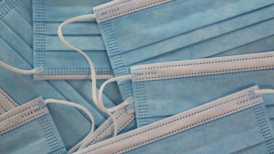 Nurses lament removal of facemasks in healthcare settings