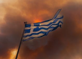 Irish tourists told to ‘stay away’ as Rhodes wildfires force evacuations