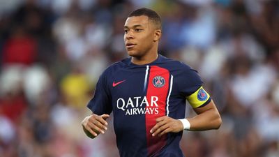 Kylian Mbappé offered €700m move with option to join Real Madrid in 2024