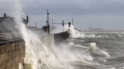 Weather warning issued for 18 counties as storm heads towards Ireland