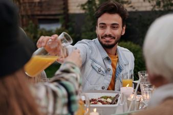 Can you identify 7 of the most common symptoms of heartburn and indigestion?