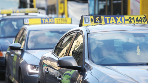 Taylor Swift taxis