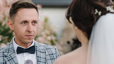Groom exposes wife and best man for cheating during brutal wedding speech