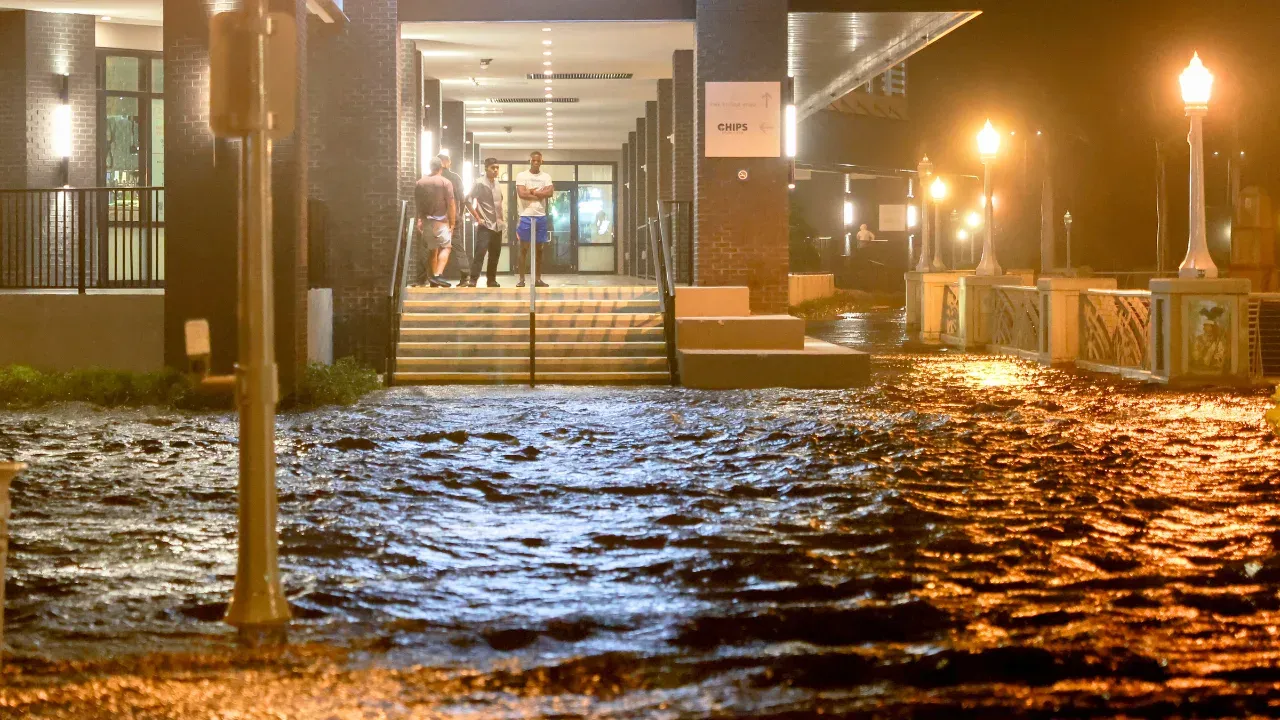 JOE.ie Florida man straps down entire house as Hurricane Milton hits