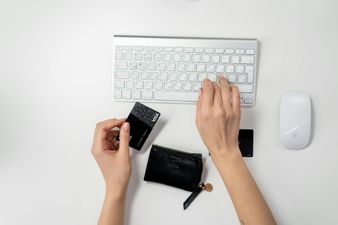 Tell us your experiences with online shopping scams for your chance to win €250