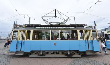 Multiple injured as tram derails and crashes into pizzeria in major European city