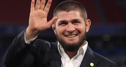 Kate Scott praised for reaction after Khabib refuses to shake her hand on live TV
