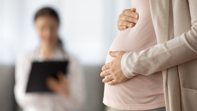 Couple sues fertility clinic after giving birth to baby not genetically related to them